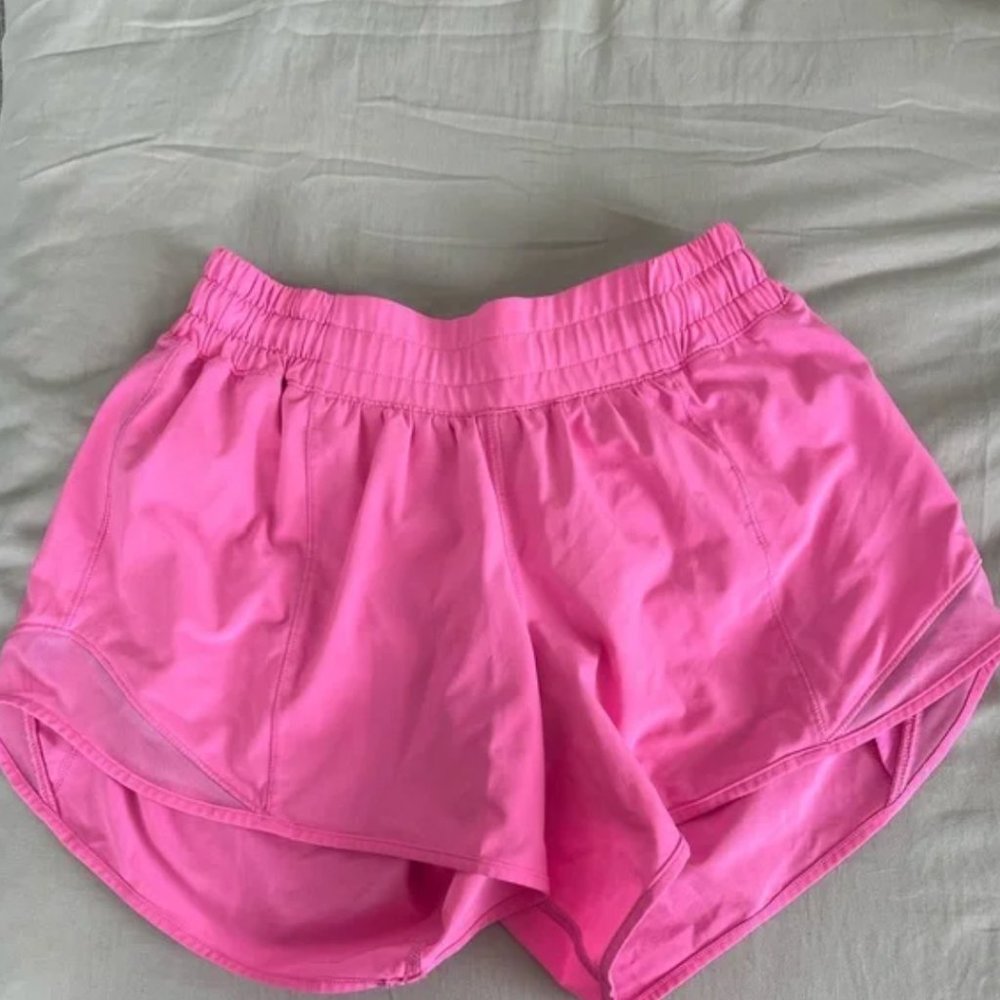 lululemon sonic pink hotty hot shorts